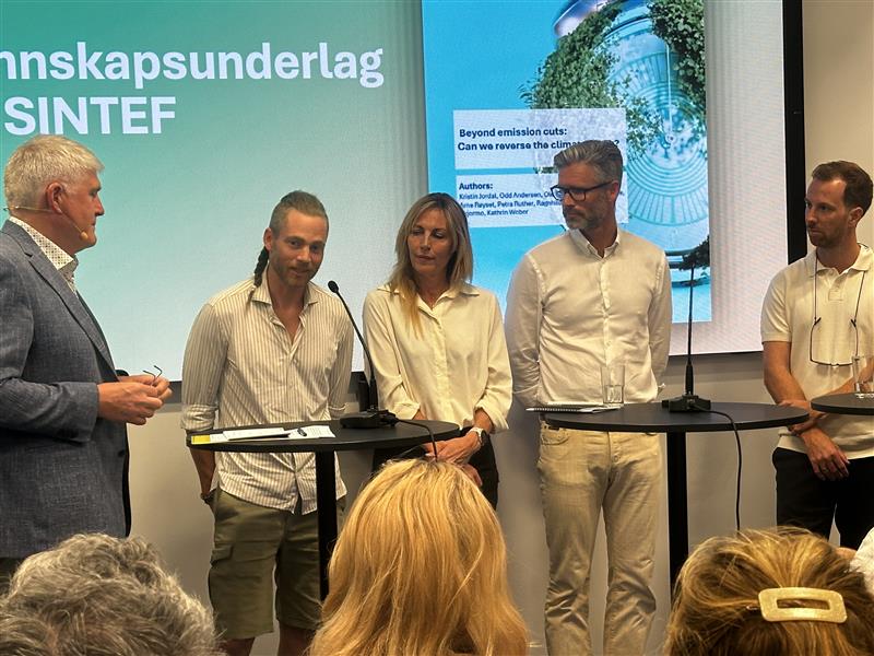 CCS-Teamleder Eivind Berstad i Bellona understreket at karbonfjerning må ha et eget mål, slik at det ikke går utover vanlige utslippskutt.