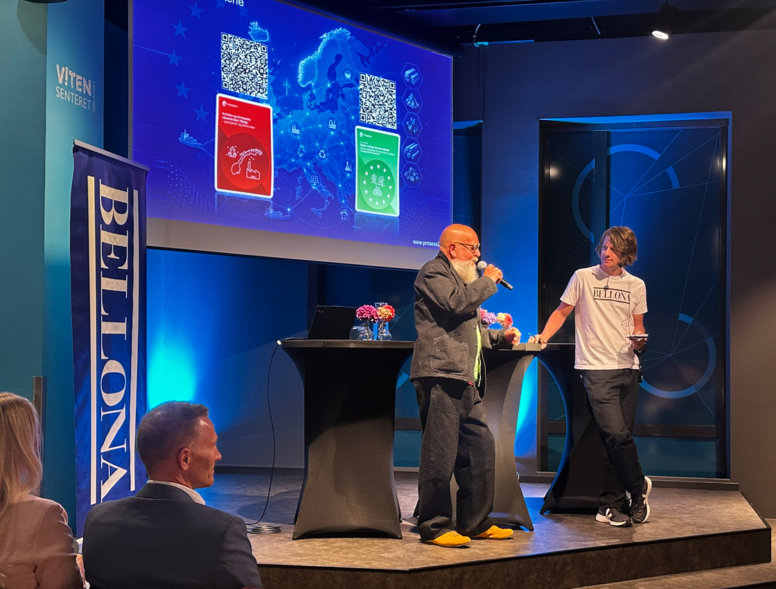 Etter en lang dag på scenen med tunge industridebatter rundet seniorrådgiver Olaf Brastad og teamleder Martin Melvær av programmet på Vitensenteret. Brastad avsluttet med å synge Trond-Viggo Torgersens «Tenke sjæl», til ettertanke til politikere, publikum og alle andre på Arendalsuka. 